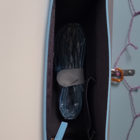 Danielle Nicole Winnie the Pooh Crossbody - Picture 6 of 7